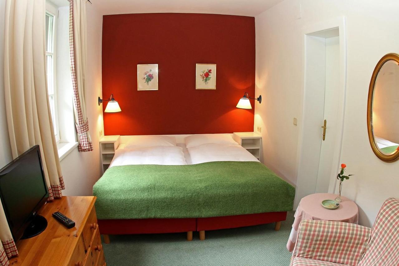 Seehotel Enzian Weissensee Luaran gambar
