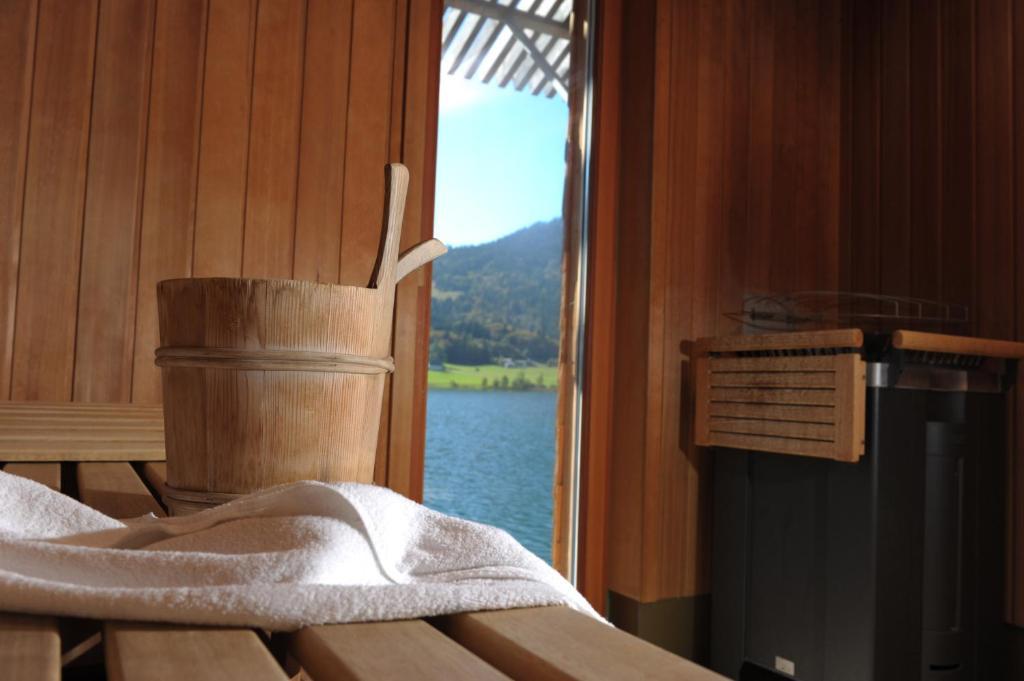 Seehotel Enzian Weissensee Luaran gambar