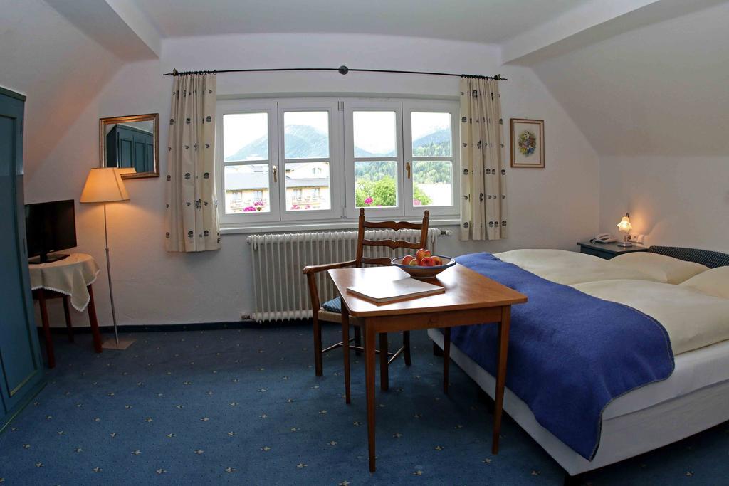 Seehotel Enzian Weissensee Bilik gambar